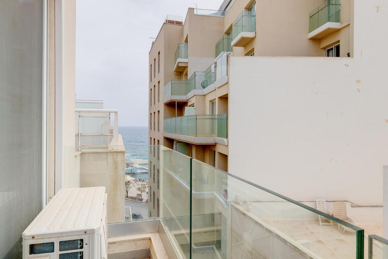 Prime Location Apartment With Side Seaviews Sliema Extérieur photo
