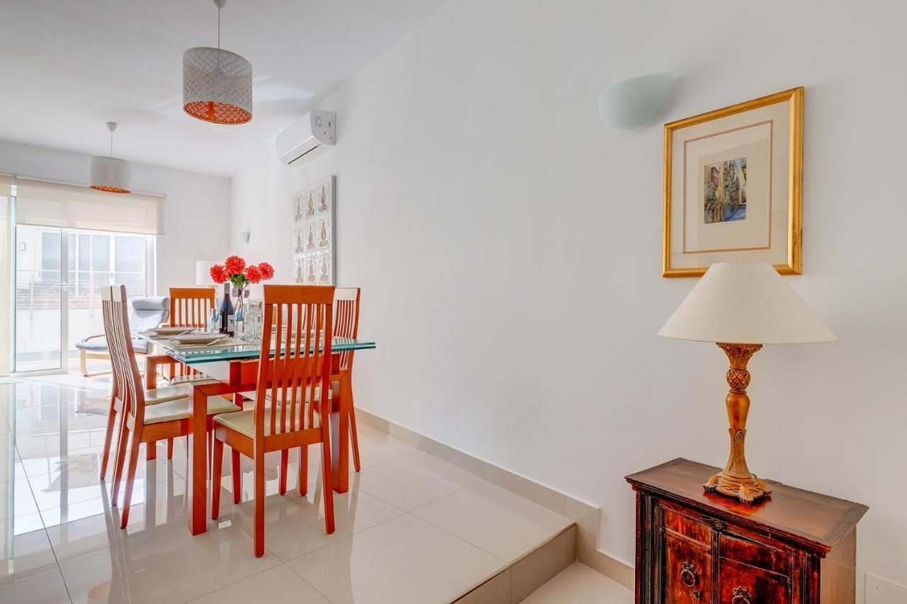 Prime Location Apartment With Side Seaviews Sliema Extérieur photo