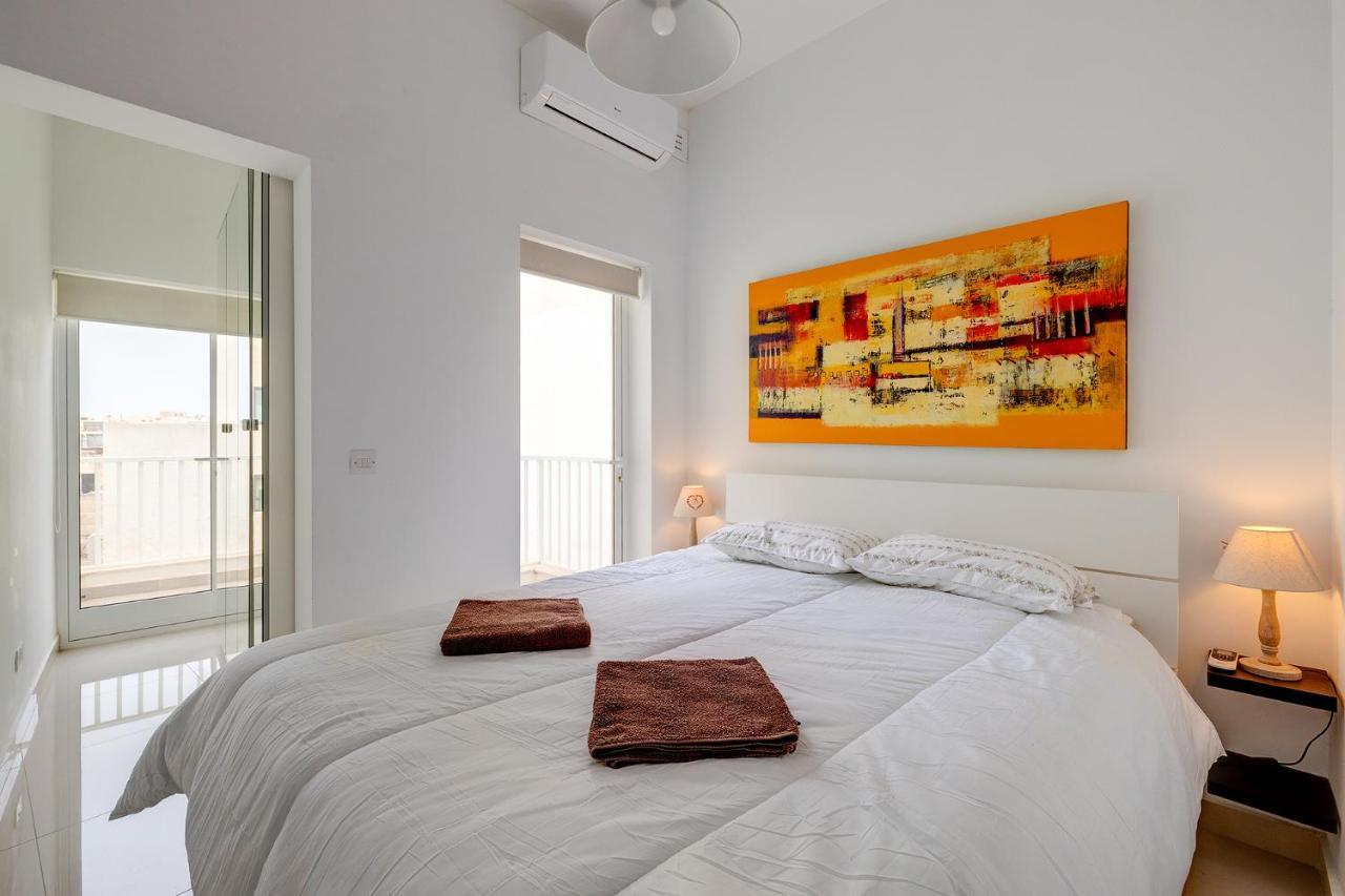 Prime Location Apartment With Side Seaviews Sliema Extérieur photo