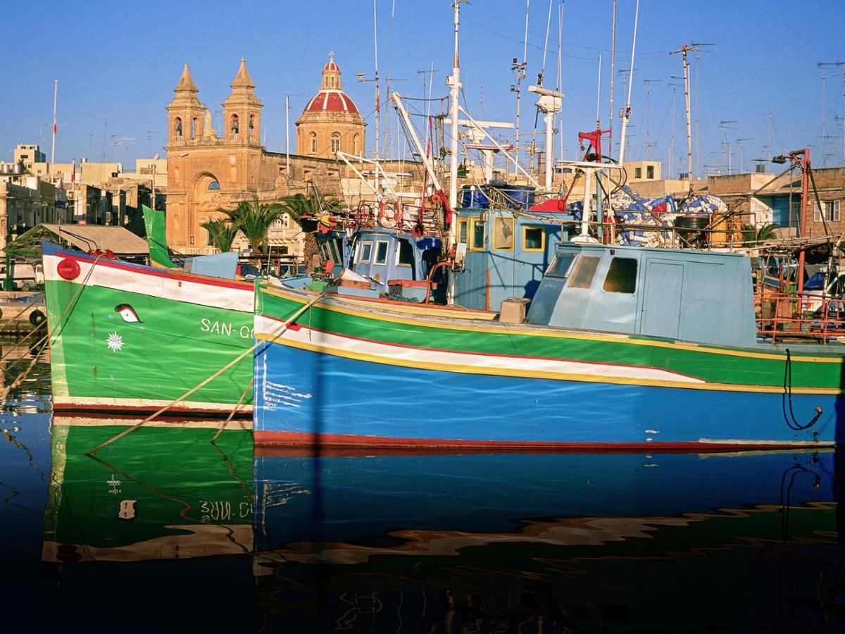 Prime Location Apartment With Side Seaviews Sliema Extérieur photo