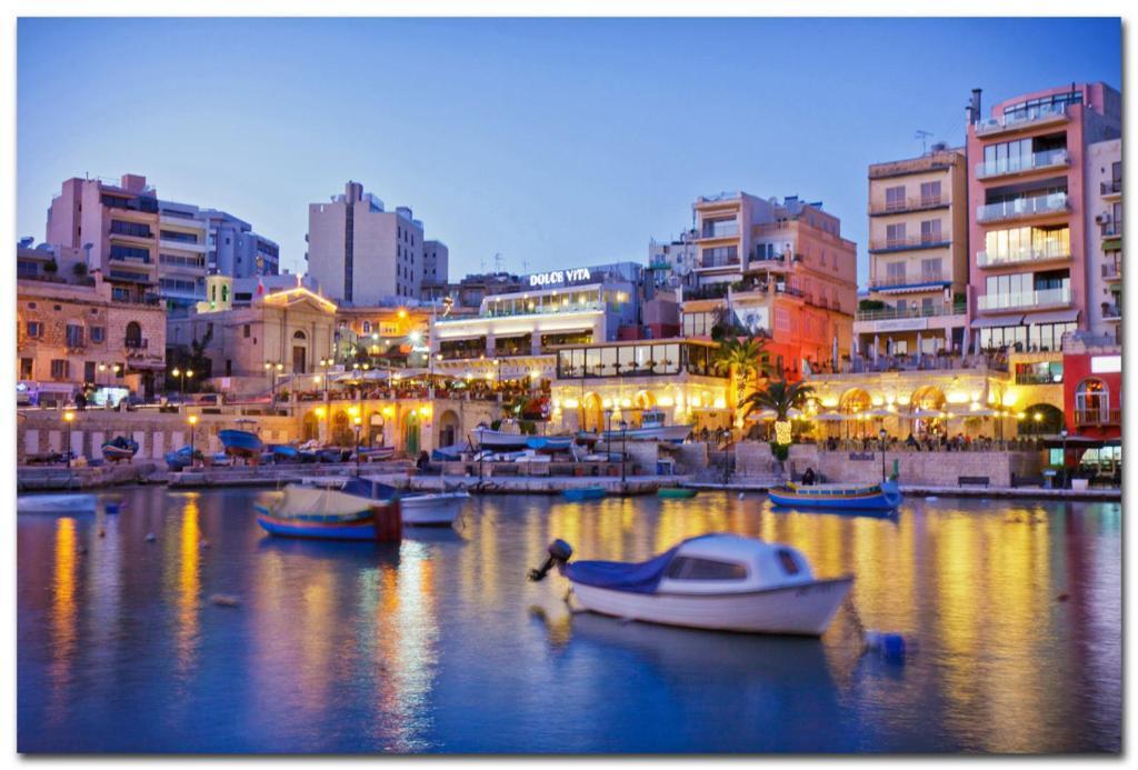 Prime Location Apartment With Side Seaviews Sliema Extérieur photo