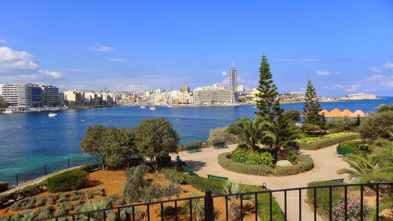 Prime Location Apartment With Side Seaviews Sliema Extérieur photo